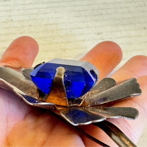 Huge antique flower blue glass crystals cabochon sterling silver brooch pin - Picture 9 of 16